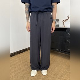 MIUMIU 26夏季新款長褲來啦~涼感面料自帶降溫buff，透氣不悶汗，夏日黏
