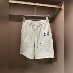 miumiu 重磅推薦！2026ss夏裝新品 專櫃在售 最新系列圖案logo短褲