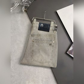 MIUMIU缪缪 2026春夏最新推出男士牛仔褲新品！重工水洗牛仔面料，定制面料