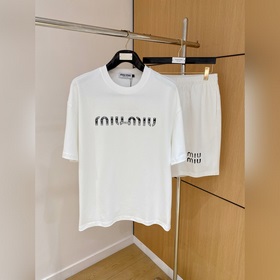 miumiu 高端定制 2026春夏新款首發專櫃最新款短袖短褲休閑套裝 重工凹凸