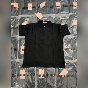 MIUMIU刺繡黑色polo衫 尺碼：S-XL 面料采用定制原版珠地面料，透氣排