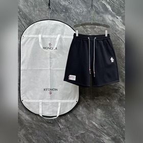 Moncler 蒙口  三标齊全 2026夏季新款男士休閑短褲，高級定制面料透