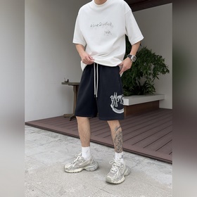 Moncler 蒙口  三标齊全 2026夏季新款男士休閑短褲，高級定制面料透