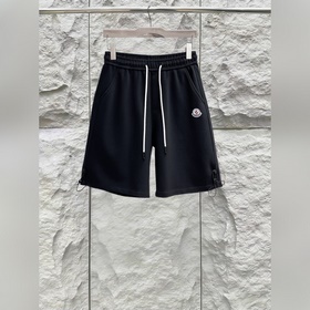 Moncler 蒙口  三标齊全 2026夏季新款男士休閑短褲，高級定制面料透