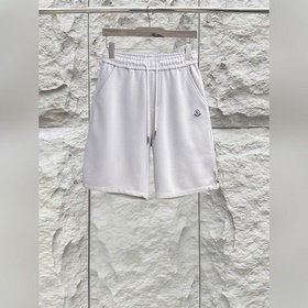 Moncler 蒙口  三标齊全 2026夏季新款男士休閑短褲，高級定制面料透