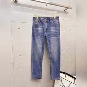 蒙口 男士丹甯牛仔褲，官宣畫冊海報穿搭款！ 客供高級進口的丹甯原色面料，特選日本
