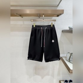 Moncler 蒙口  三标齊全 2026夏季新款男士休閑短褲，高級定制面料透