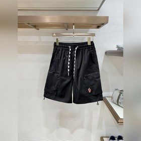 Moncler 蒙口  三标齊全 2026夏季新款男士休閑短褲，高級定制面料透