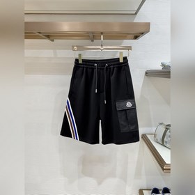 Moncler 蒙口  三标齊全 2026夏季新款男士休閑短褲，高級定制面料透