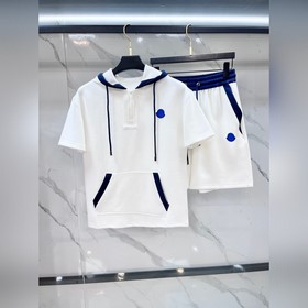 蒙口 2026春夏最新款，男女同款，經典設計短袖T恤短褲套裝，微擴版型，定制空氣
