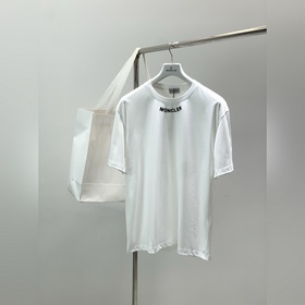 Moncler 蒙口，2026夏季最新品，專櫃同步有售，原單狠貨，時尚休閑圓領短