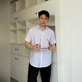 蒙口 專櫃最新款男士必備款短袖襯衫，100%天然棉，舒服透氣，原單狠貨，原版面料