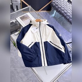 蒙口 2026開春新款夾克外套，秀場新品 品相非常完美，舒适保暖，三标齊全色澤飽