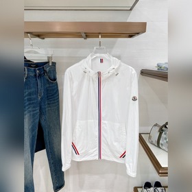 蒙口 2026 春夏新款男士防曬服輕薄外套， 獨特訂制防曬四面彈面料，卓越的彈性