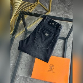 普拉達 IT 新款來襲 春夏爆款新品 專櫃有售 實體店極品牛仔褲 專櫃原版1：1
