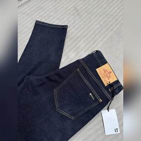 Prada 普拉達普拉達26SS春夏新款牛仔褲，直筒款，面料精選高彈牛仔面料 輕