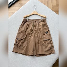 Prada 普拉達夏季機能工裝休閑短褲 硬核奢感，随性高級 自帶意式極簡格調的P