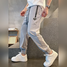 Prada 普拉達# 2026 天絲錦綸四面彈春夏休閑褲子 美學的煥新诠釋，演