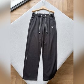 Prada 普拉達戶外機能風黑白休閑褲 經典倒三角金屬标+立體刺繡Logo雙重加