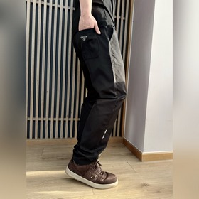 Prada 普拉達戶外機能風黑白休閑褲 經典倒三角金屬标+立體刺繡Logo雙重加