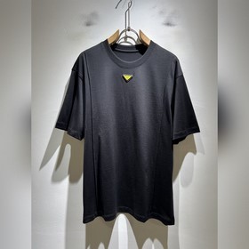 Prada 普拉達2026春夏新款短袖T恤，最新款全網獨家首上！！~既經典有時尚