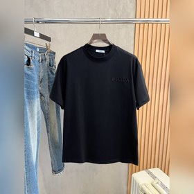 Prada 普拉達  三标齊全 2026夏季新款最新品短袖T恤，專櫃同步有售，