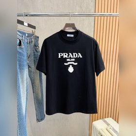 Prada 普拉達  三标齊全 2026夏季新款最新品短袖T恤，專櫃同步有售，