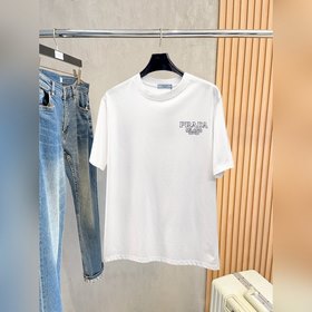 Prada 普拉達  三标齊全 2026夏季新款最新品短袖，專櫃同步有售，原單