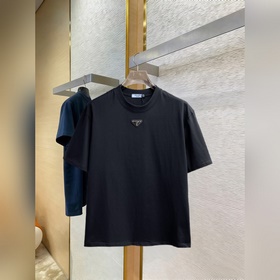 Prada 普拉達  三标齊全 2026夏季新款最新品短袖，專櫃同步有售，原單