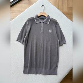 Prada 普拉達26春夏網眼針織POLO衫 甄選100%精梳棉，以精密華夫格網