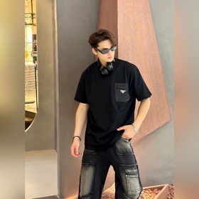 Prada 普拉達三角标口袋拉鍊短袖T恤 極簡高階質感 經典永不過時的意式輕奢，