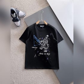 Prada 普拉達 普拉達 高定面料 2026春夏新品上市 時尚經典圓領短袖 時