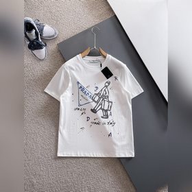 Prada 普拉達 普拉達 高定面料 2026春夏新品上市 時尚經典圓領短袖 時