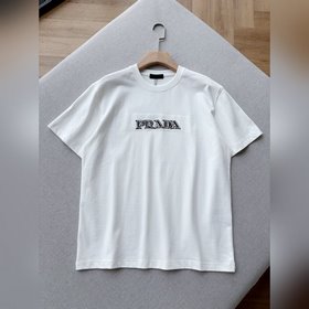 Prada 普拉達字母刺繡白T 極簡高級的日常範本 甄選99%長絨棉+1%聚酯