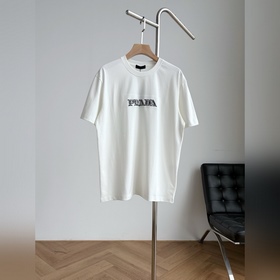 Prada 普拉達字母刺繡白T 極簡高級的日常範本 甄選99%長絨棉+1%聚酯