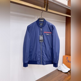 普拉達 2026春季新款夾克外套，秀場新品 品相非常完美，雙面穿舒适保暖，三标齊