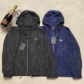 PRADA 普拉達 春夏新款#Prada 普拉達休閑連帽夾克外套，最新時尚休閑拉