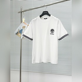 範思哲 Versace VIP高級定制！ 2026春夏季新款短袖。這款T恤是夏季