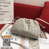 B-V  爆款進口原版羊皮編織The pouch 雲朵包前設計師Dani
