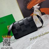 新品 Bv 葆蝶家 新款CASSETTE出新版啦 金屬配飾款  這是一款