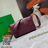 新品 Bv 葆蝶家 新款CASSETTE出新版啦 金屬配飾款  這是一款