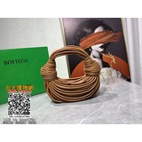 新品 bv家22新款打結包，突兀的設計理念獨處一格 羊皮材質打造。造型天