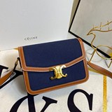 Celine新款Box 新款（凱旋門）老花豆腐包。大家都知道C家換了設計師 ，這次新款和舊款的最大不同之處在于鎖扣，