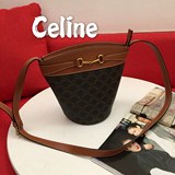 Celine 這老花小水桶也太可愛了！完全是理想型的水桶！