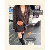CELINE｜秋冬新品～光滑牛皮革斜挎橢圓形錢包