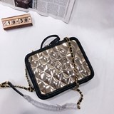 2023chanel 小香21k新款手提鏡面相機盒子包羊皮菱格鍊條小方包金色斜挎