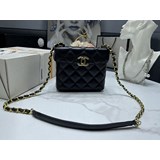 2023Chanel 秋冬絕美複古包來啦，手動調節3種背法。斜挎休閑，單肩優雅，