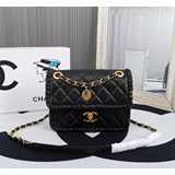 2023chanel 22c新款黑色編織滾邊豆腐包 它真的很高級！而且很輕 女人
