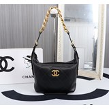 2023chanel 五金鍊條腋下包現貨；頭層牛皮材質，尺寸28x22cm，款号