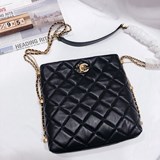2023chanel 香奶奶秋季時尚菱格百搭新款羊皮鍊條單肩斜挎托特包潮
